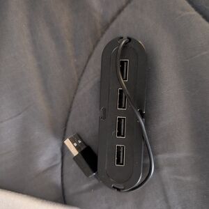 Black USB Hub
